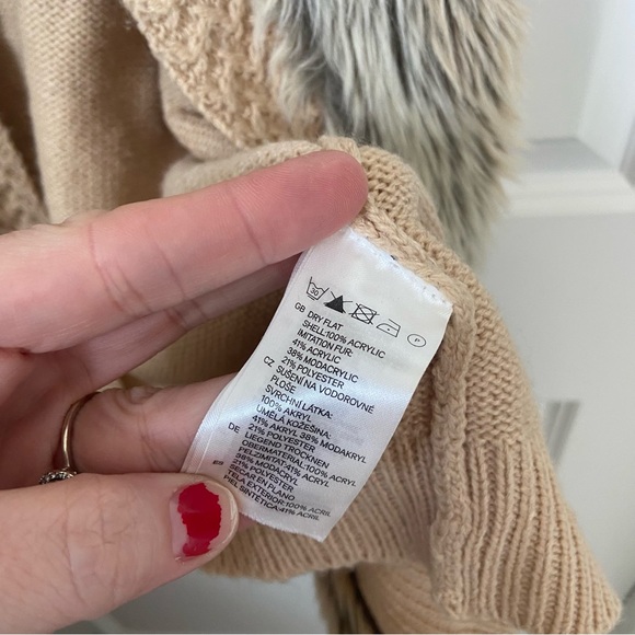H&M Faux Fur Long Cardigan Seater Vest Cableknit Detailing Medium - Picture 6 of 6